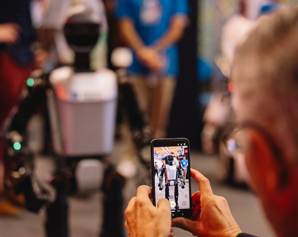 Web Summit 2026 в Лиссабоне
https://websummit.com/volunteers